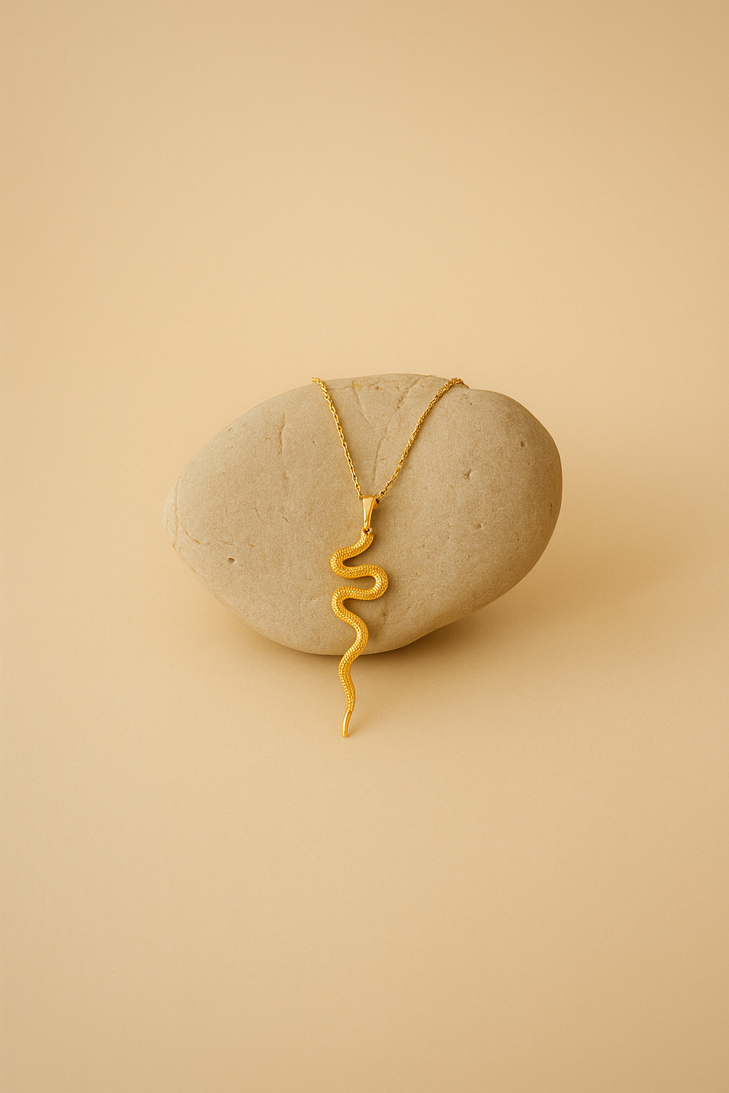 Serpentine Glow Gold Necklace